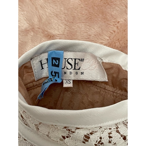 House of CB Caitlyn WHITE + BEIGE LACE DRESS - XS - Picture 12 of 16